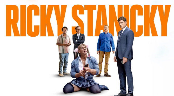 maas naiseks riietatud mees ja tema ümber mehed valgel taustal