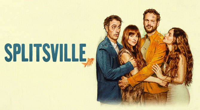 двое мужчин и две женщины обнимают друг друга